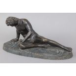 Bronzefigur ¨Sterbender Gallier¨nach antikem Vorbild, Guß um 1900, kauernde Darstellung eines