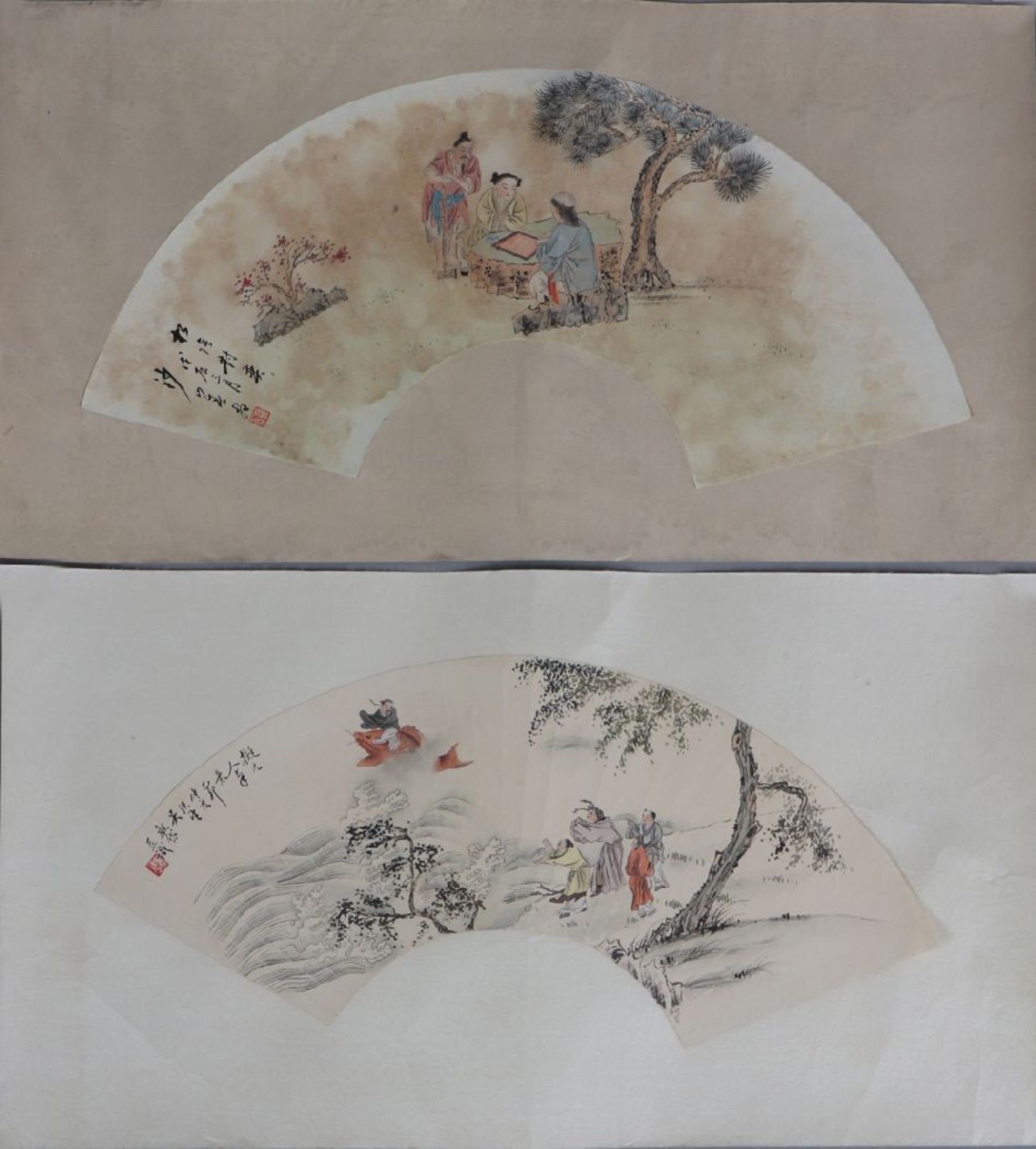 2 chinesische FächerentwürfeTusche auf Papier, 1x mythologische Szene ¨Asiate auf Fisch reitend¨,