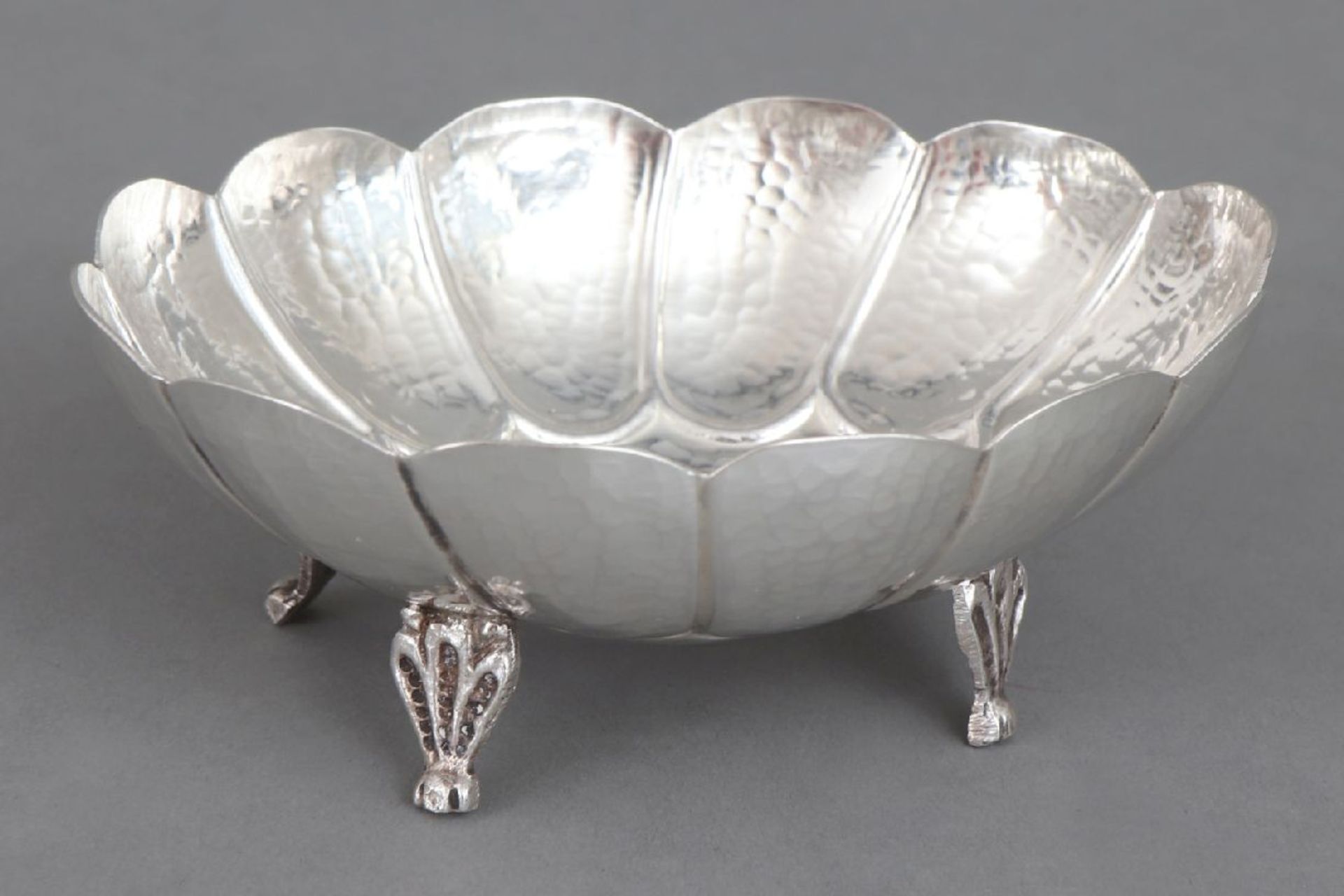 Silber Anbietschälchen925er (Sterling) Silber, handgehämmerte, ovale Muschelform auf 4 blattförmigen - Image 4 of 5