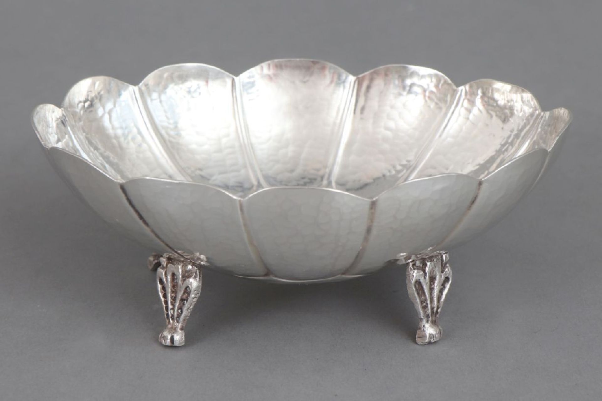 Silber Anbietschälchen925er (Sterling) Silber, handgehämmerte, ovale Muschelform auf 4 blattförmigen - Image 2 of 5