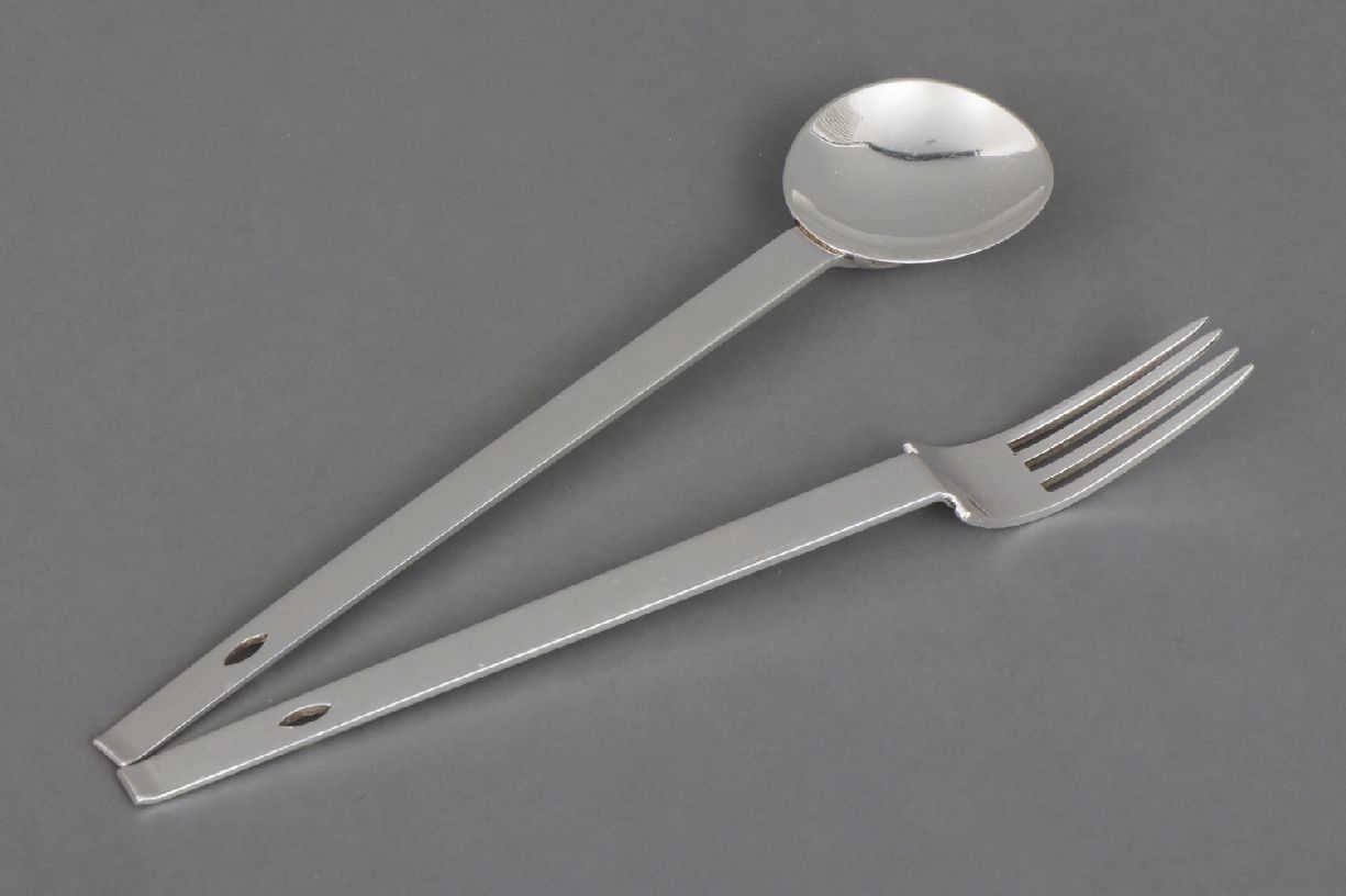 Lino SABATTINI Salatbesteckversilbertes Metall, nach einem Entwurf von Charles René MACKINTOSH,