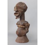 Afrikanische Power-Figur der Songye, Kongo¨Kalebwe¨, dunkel patiniertes, geschnitztes Holz,
