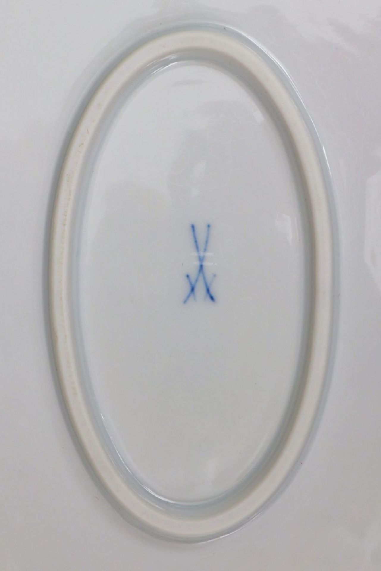 MEISSEN Tablett/Platte2. Hälfte 20. Jahrhunderts, Form ¨Neuer Ausschnitt¨, unterglasurblaues ¨ - Image 4 of 4