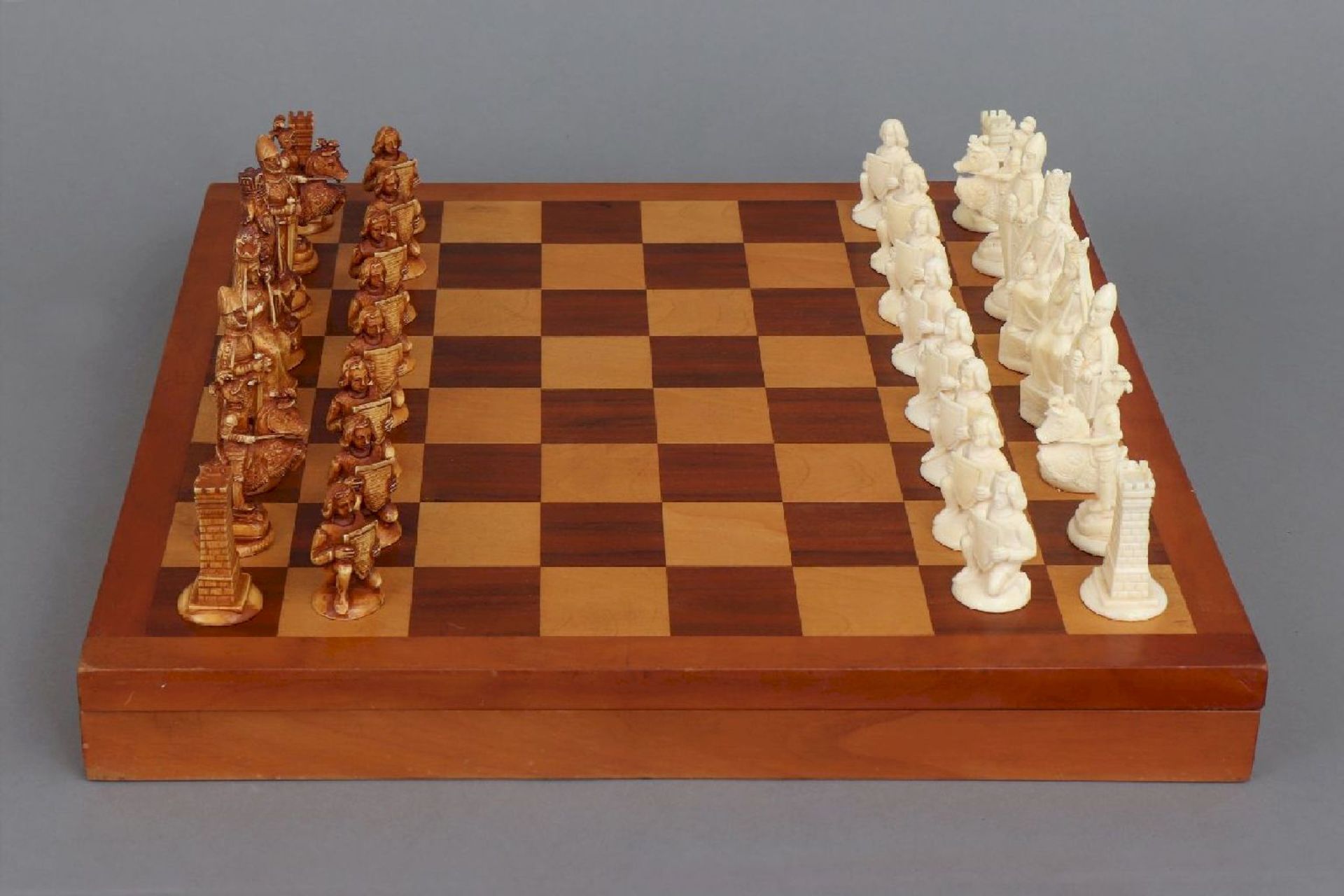 Schachspiel mit ERBACH Elfenbein-Figuren