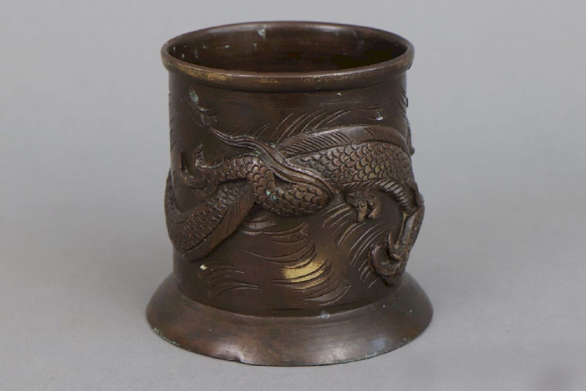Asiatischer Pinselbecher aus Bronze - Image 2 of 4