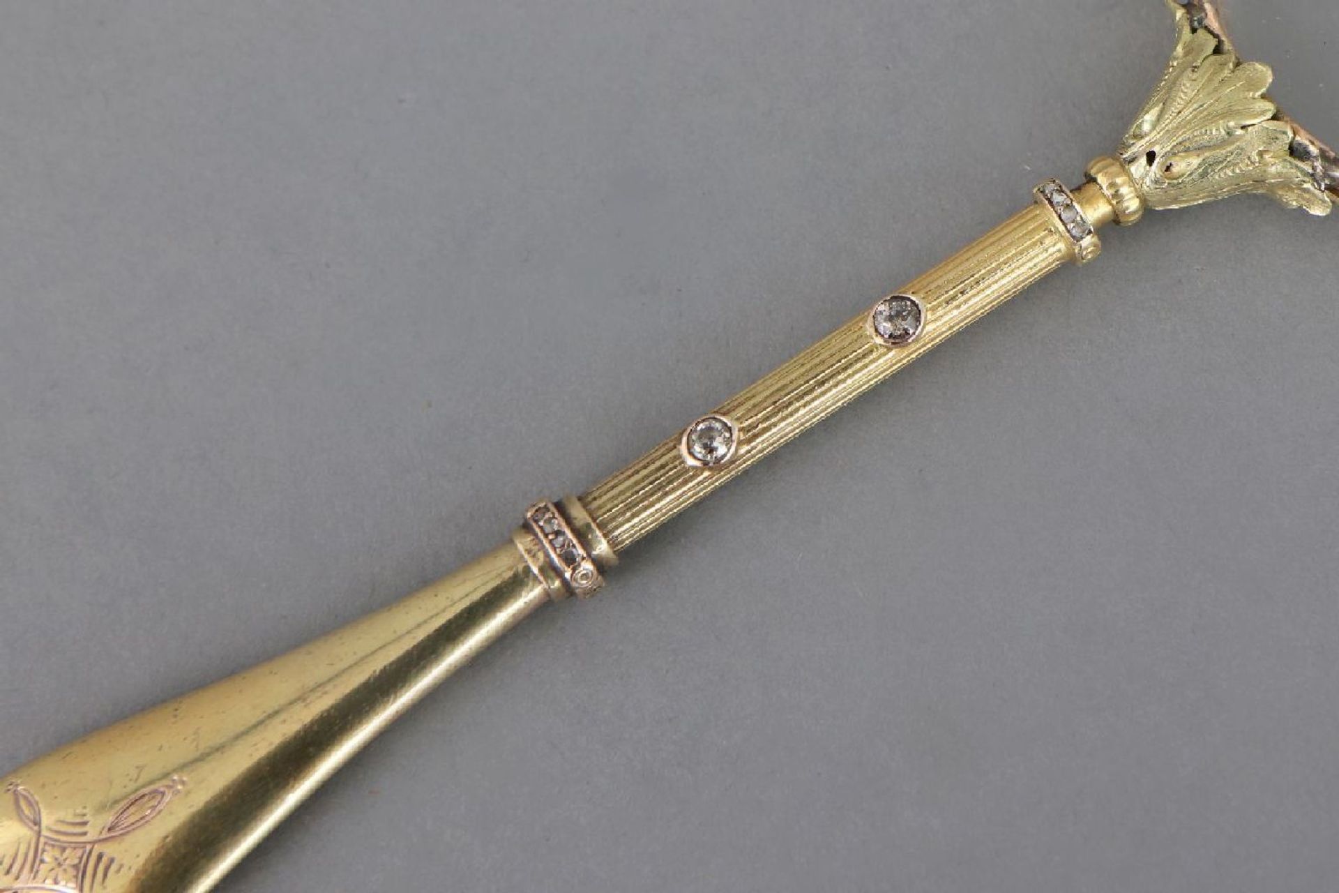 Elegantes Gold-Lorgnon des 19. Jahrhunderts mit Diamantbesatz - Image 3 of 3