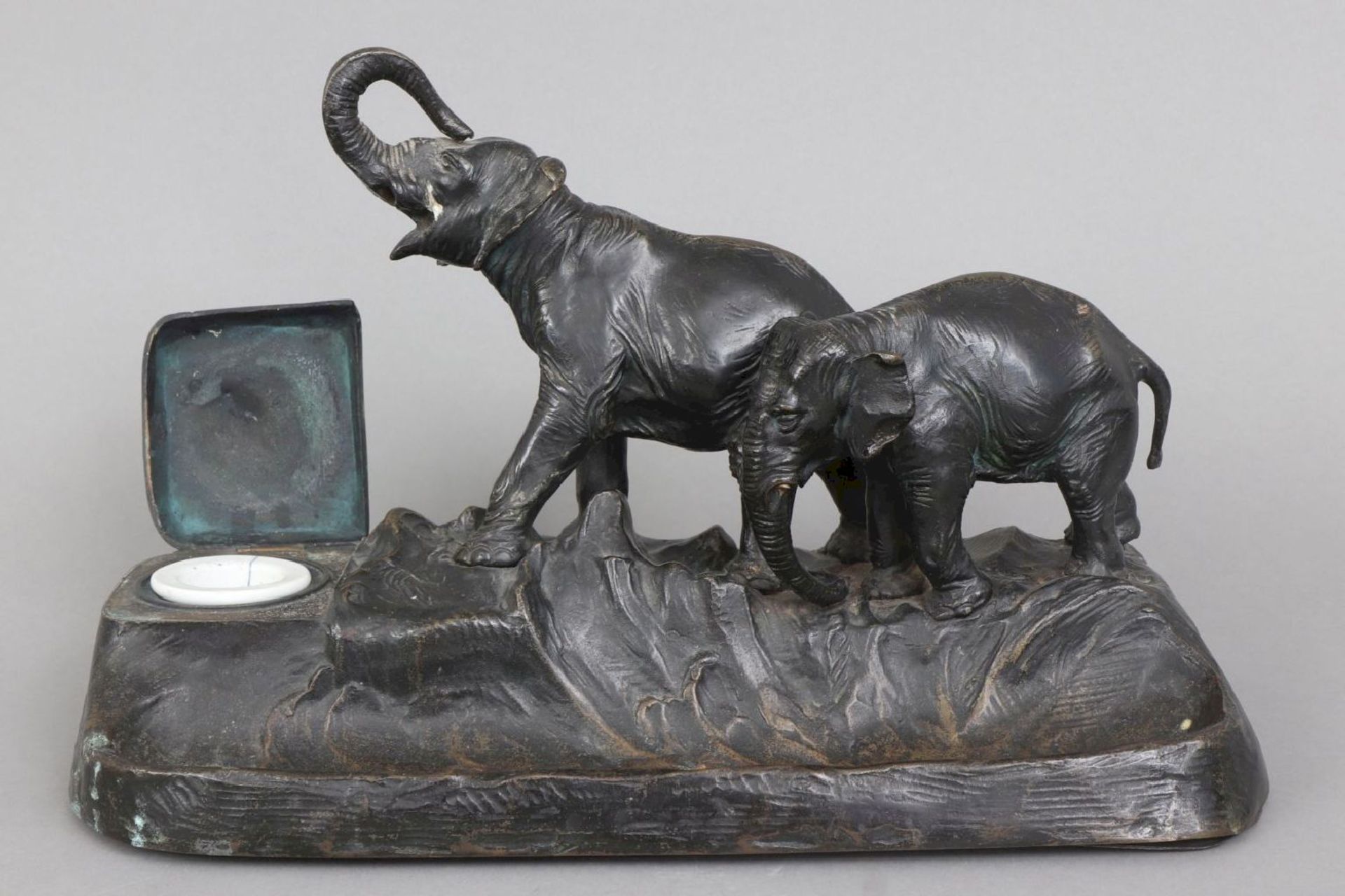 Bronze Schreibzeug mit Elefantenstaffage - Image 2 of 7