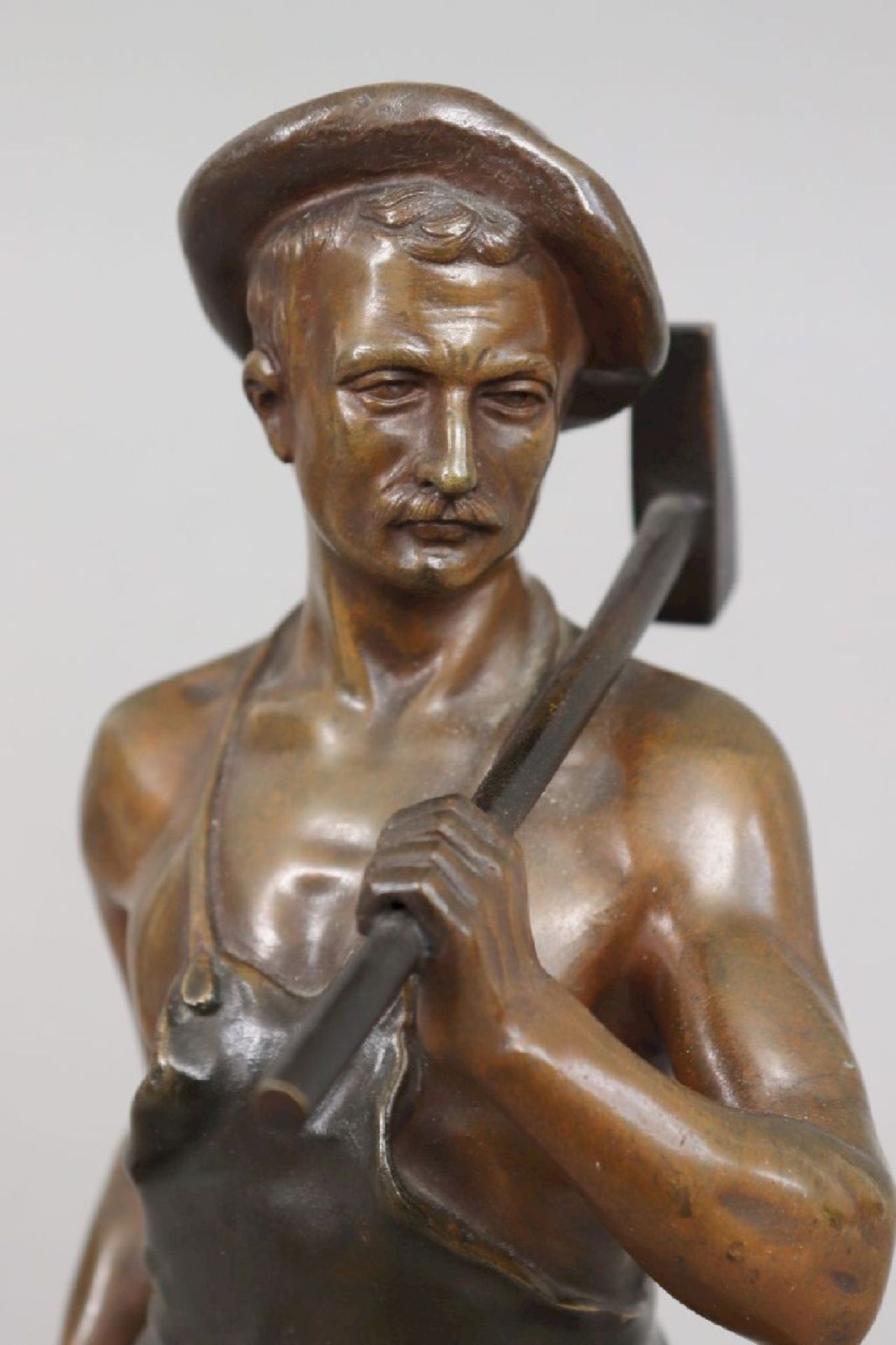 GABOGE (italienischer Bildhauer des 19./20. Jhdts.), Bronzefigur ¨Schmied¨ - Image 4 of 5
