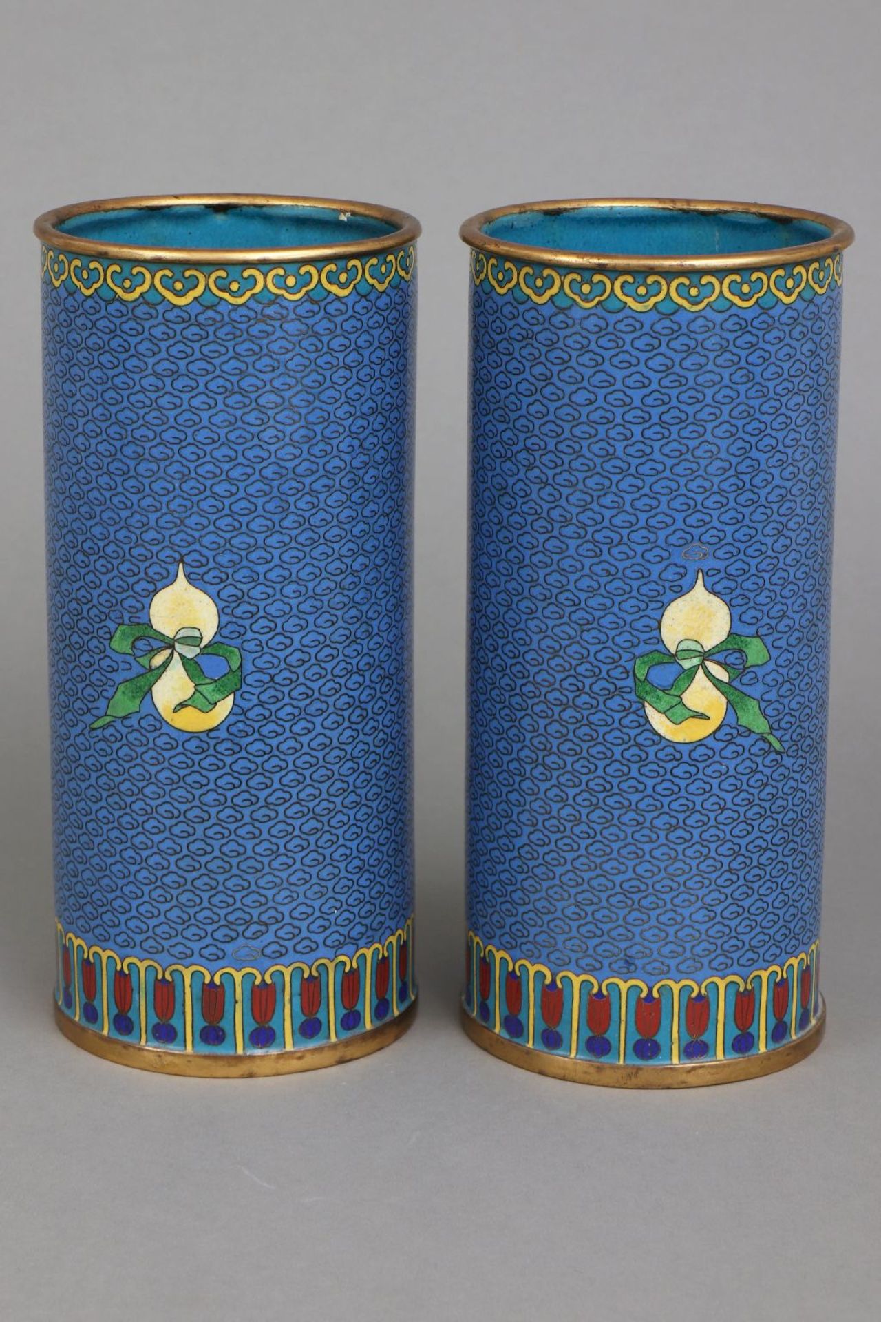Paar asiatische Cloisonee Vasengefäße/Pinselbecher - Image 2 of 5