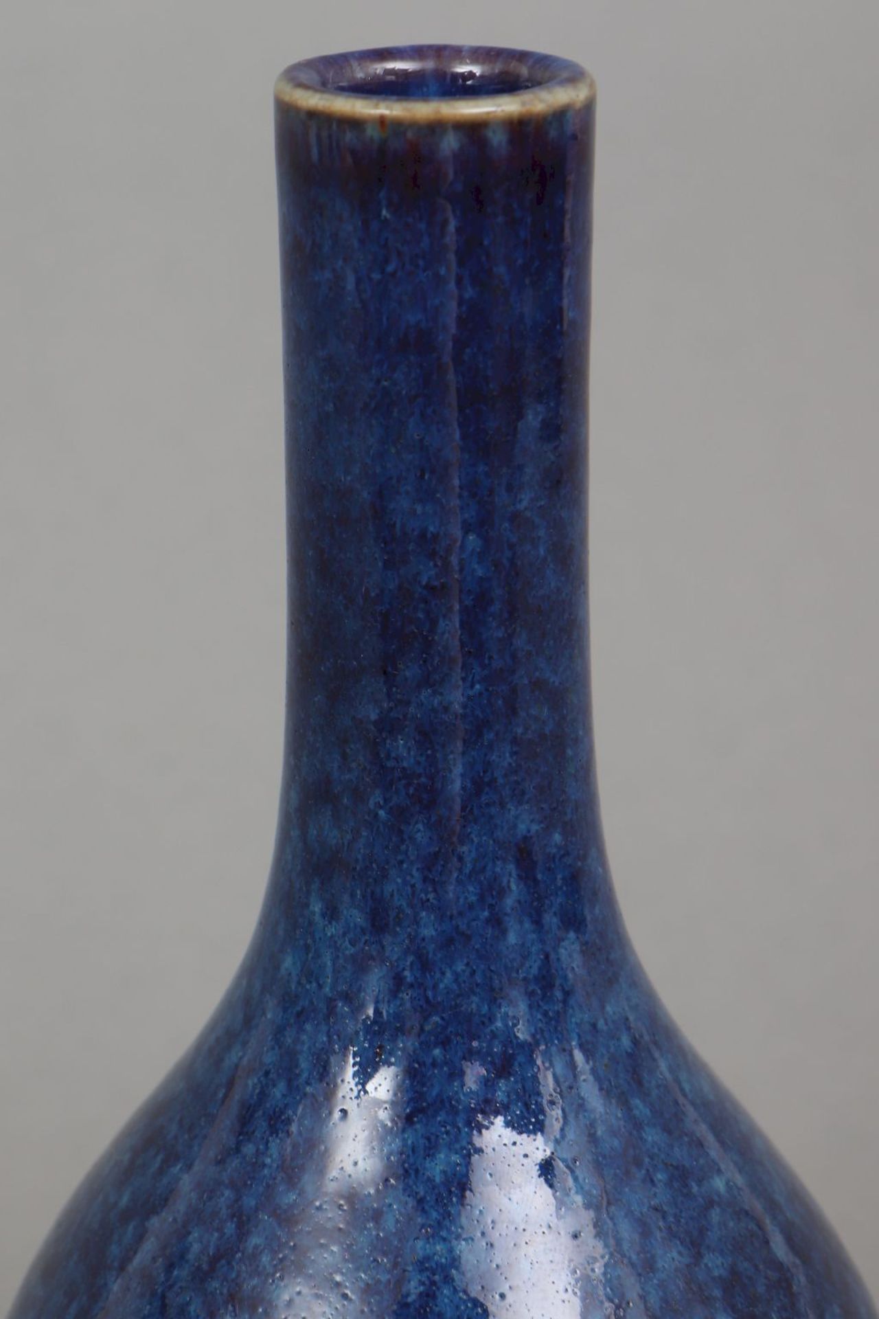 Chinesische powder-blue Monochrome Porzellanvase - Image 2 of 4