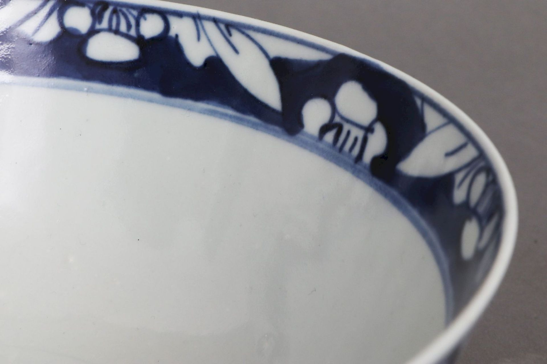Chinesische Porzellanschale mit Blaumalerei im Stile Ming - Image 4 of 6