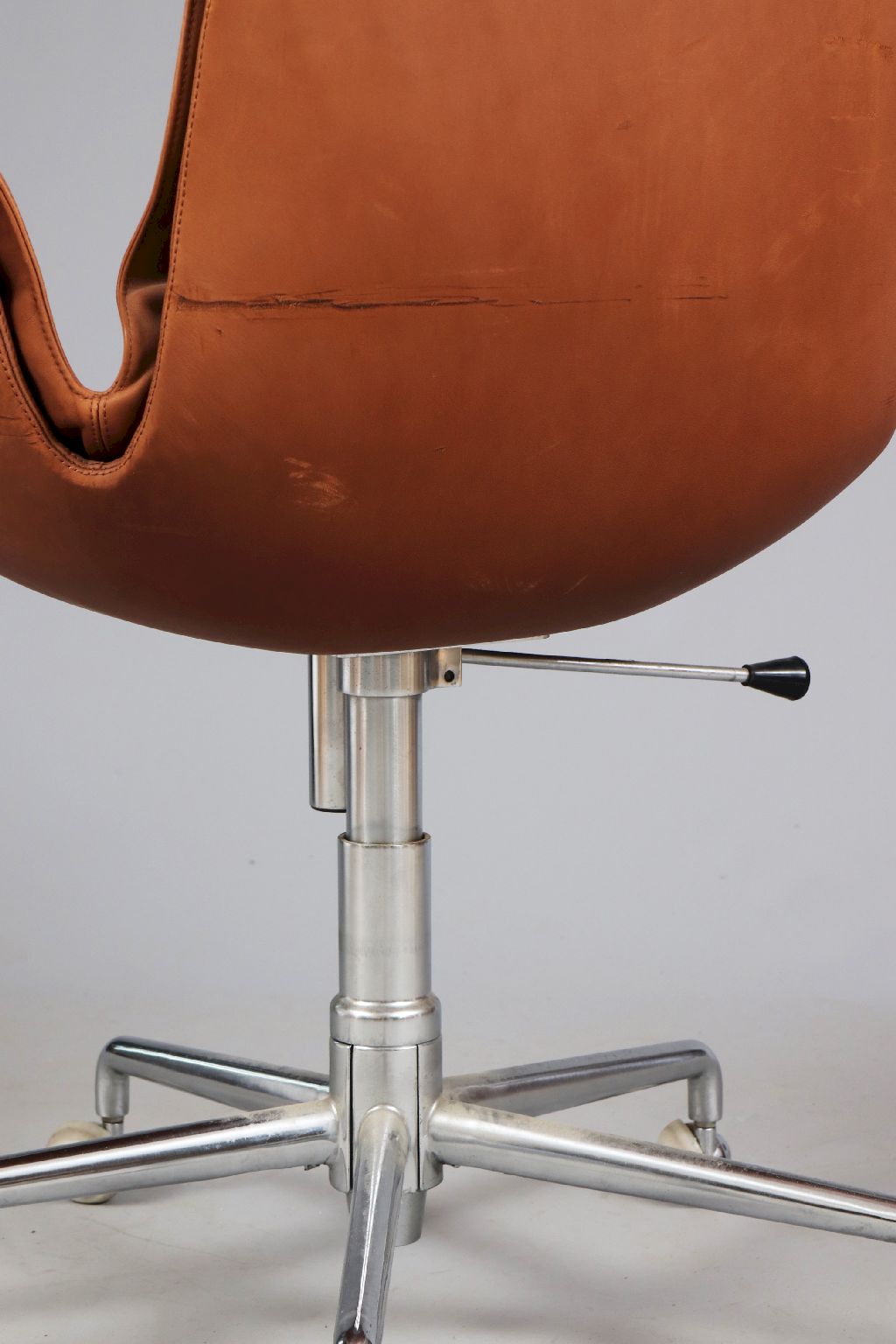 FK 6725 Tulip Chair - Image 5 of 6