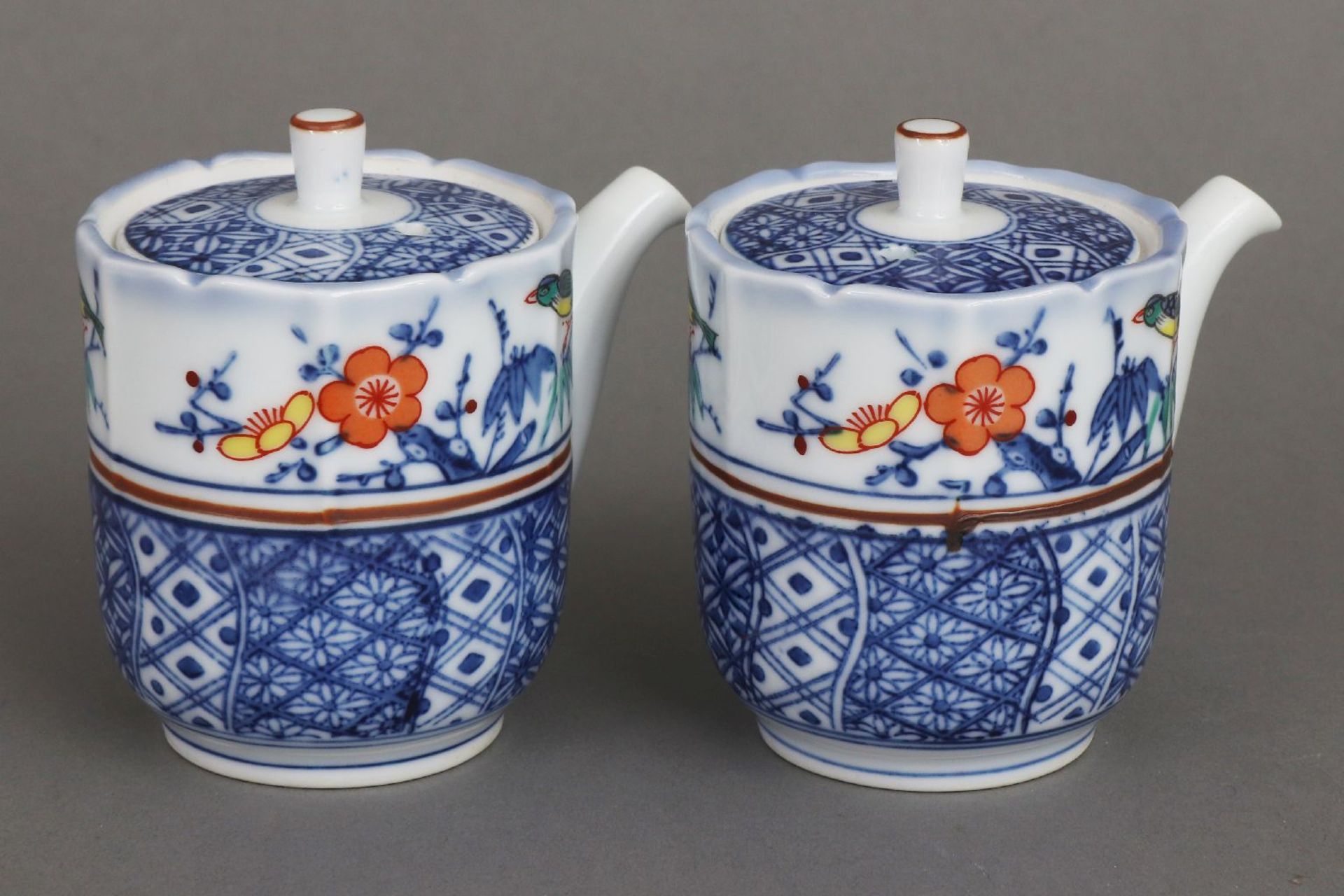 Paar kleine chinesische Porzellan-Kännchen - Image 2 of 4