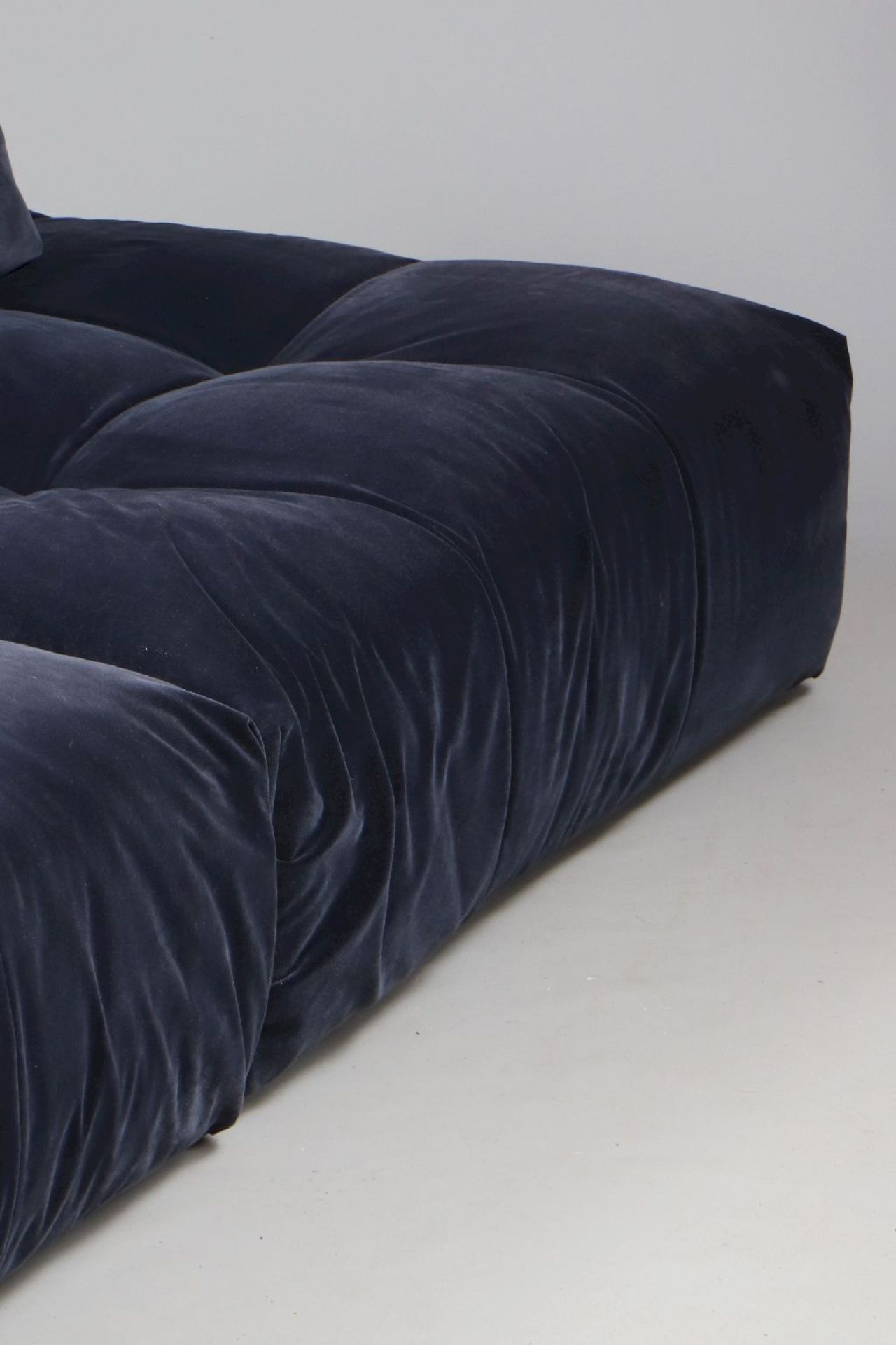 SABA (Italia) Sofa in Divan-Form - Image 5 of 5