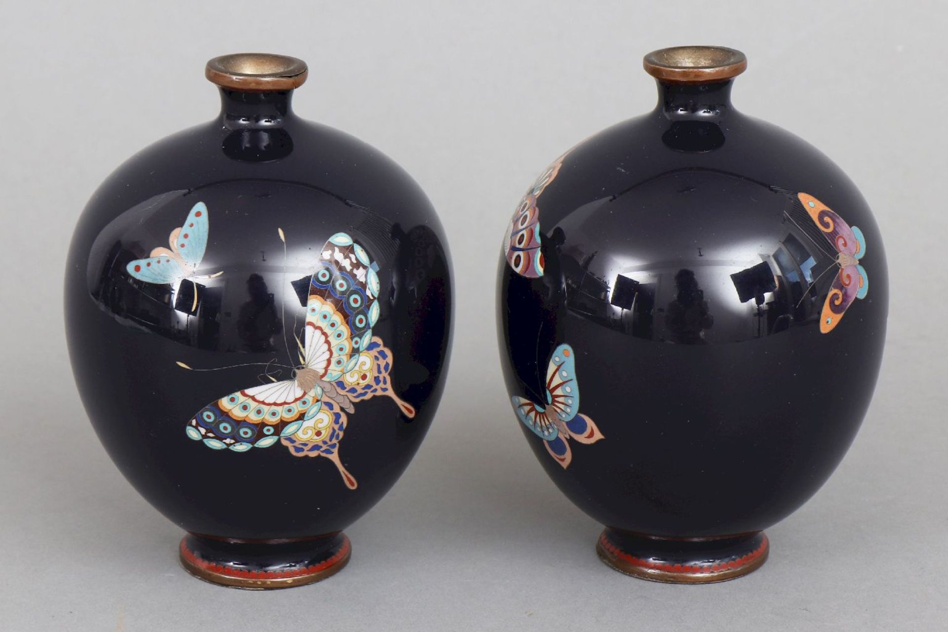 Paar japanische Cloisonné-Vasen - Image 2 of 5