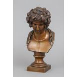 RON LIOD SAUVAGE (Bildhauer des 19. Jahrhunderts) Bronze-Büste ¨Antinous als Dionysos¨