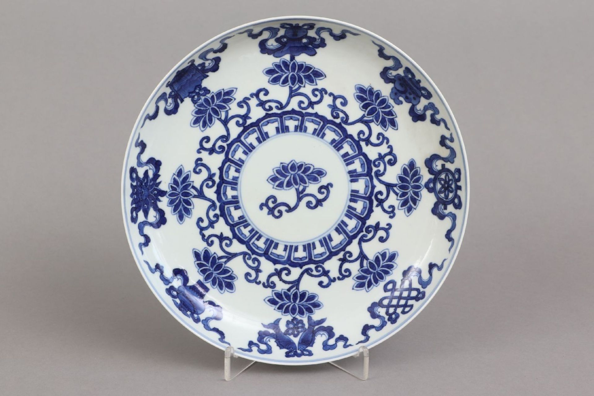 Chinesischer Teller mit Blaumalerei