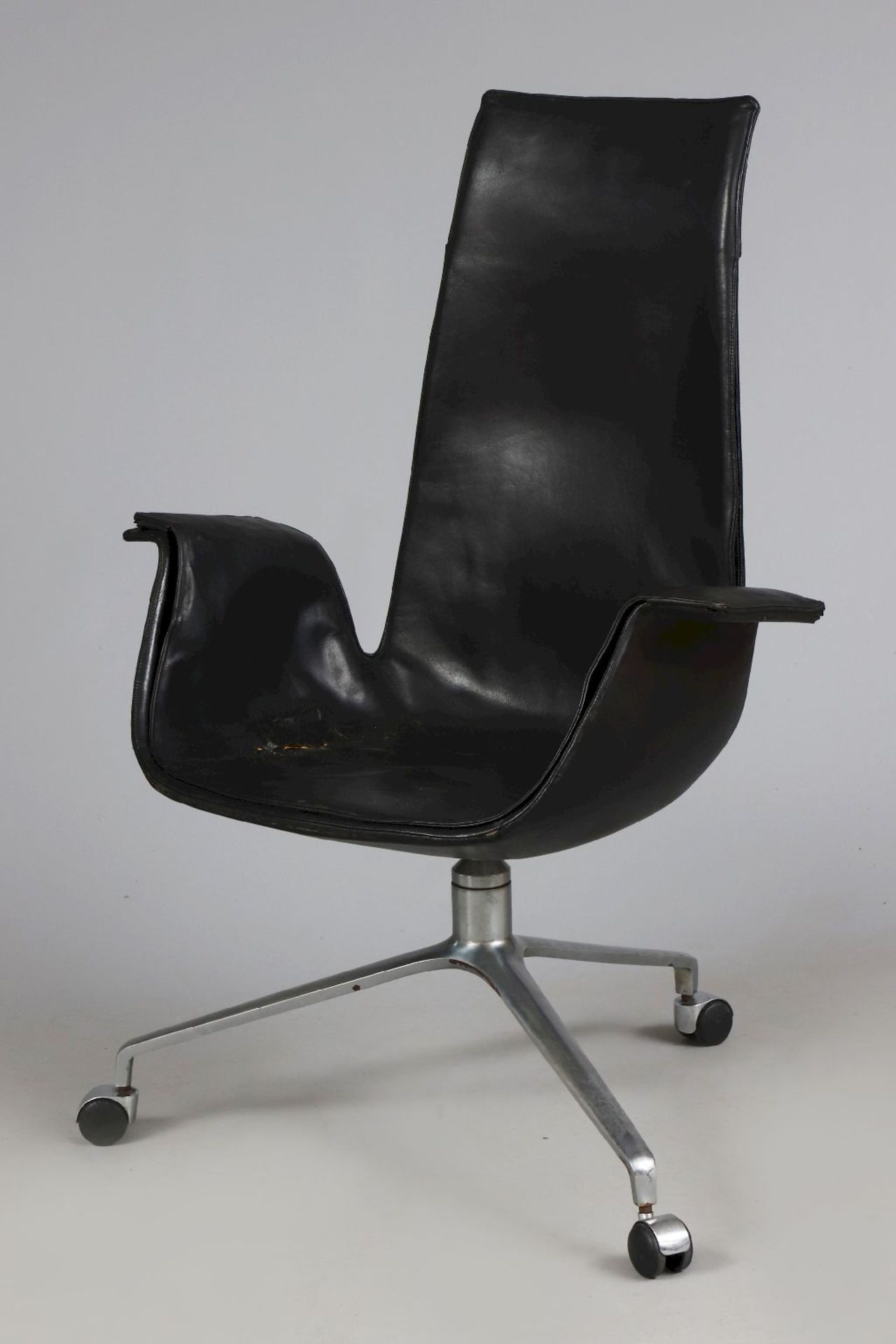 FK 6725 Tulip Chair