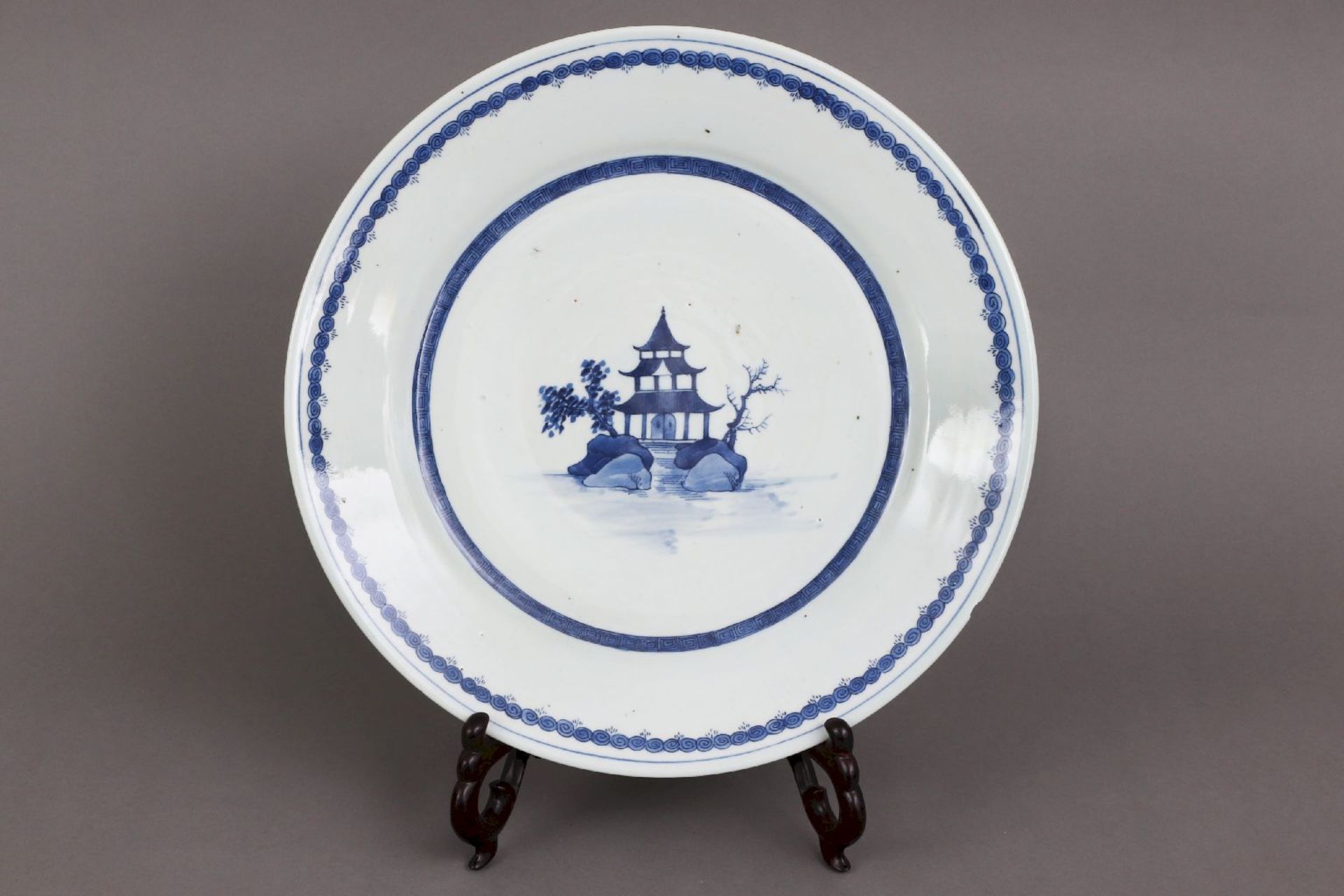 Chinesischer Porzellanteller der Qing Dynastie (1644-1912)