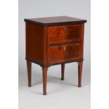 Biedermeier Kommode des 19. Jahrhunderts