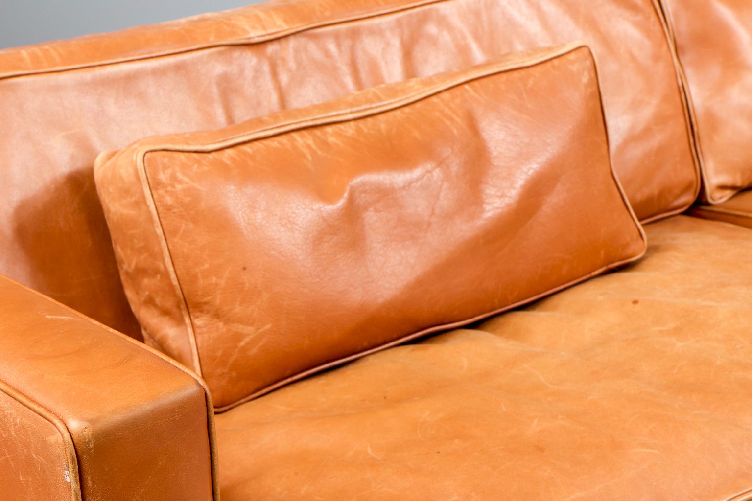 WALTER KNOLL Sofa - Image 2 of 3