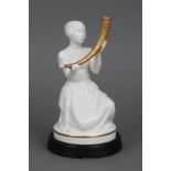 ROYAL COPENHAGEN Porzellanfigur ¨Kristine Svendsdatter mit Goldhorn¨