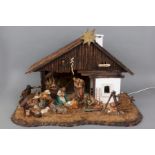 Weihnachts-Krippe mit 7 Krippenfiguren