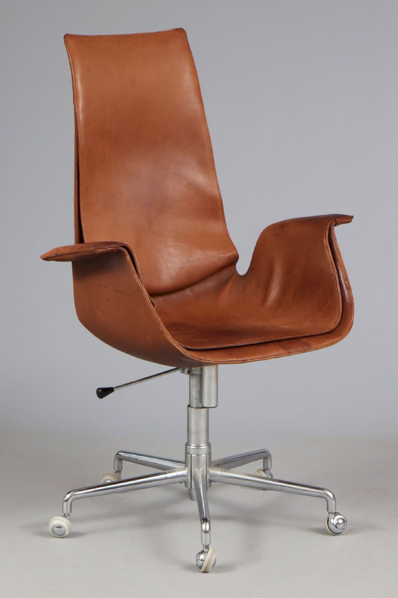 FK 6725 Tulip Chair