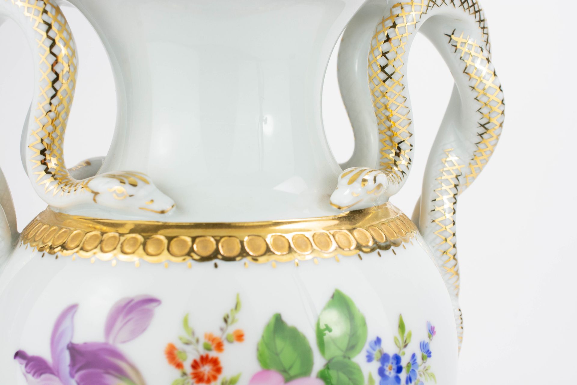 Vase mit Schlangenhenkeln - Bild 3 aus 5