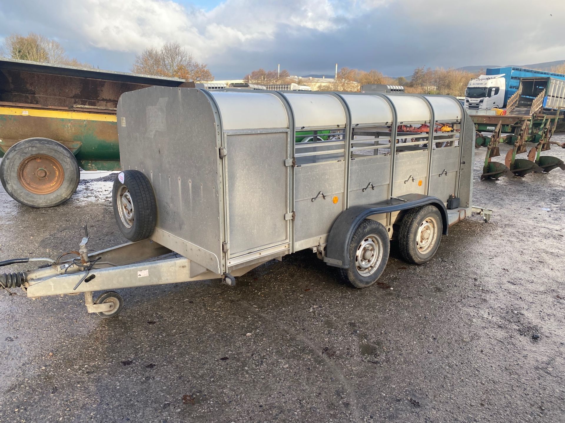 IWMS TA5G 10FT LOW ROOF SHEEP TRAILER - Image 2 of 3