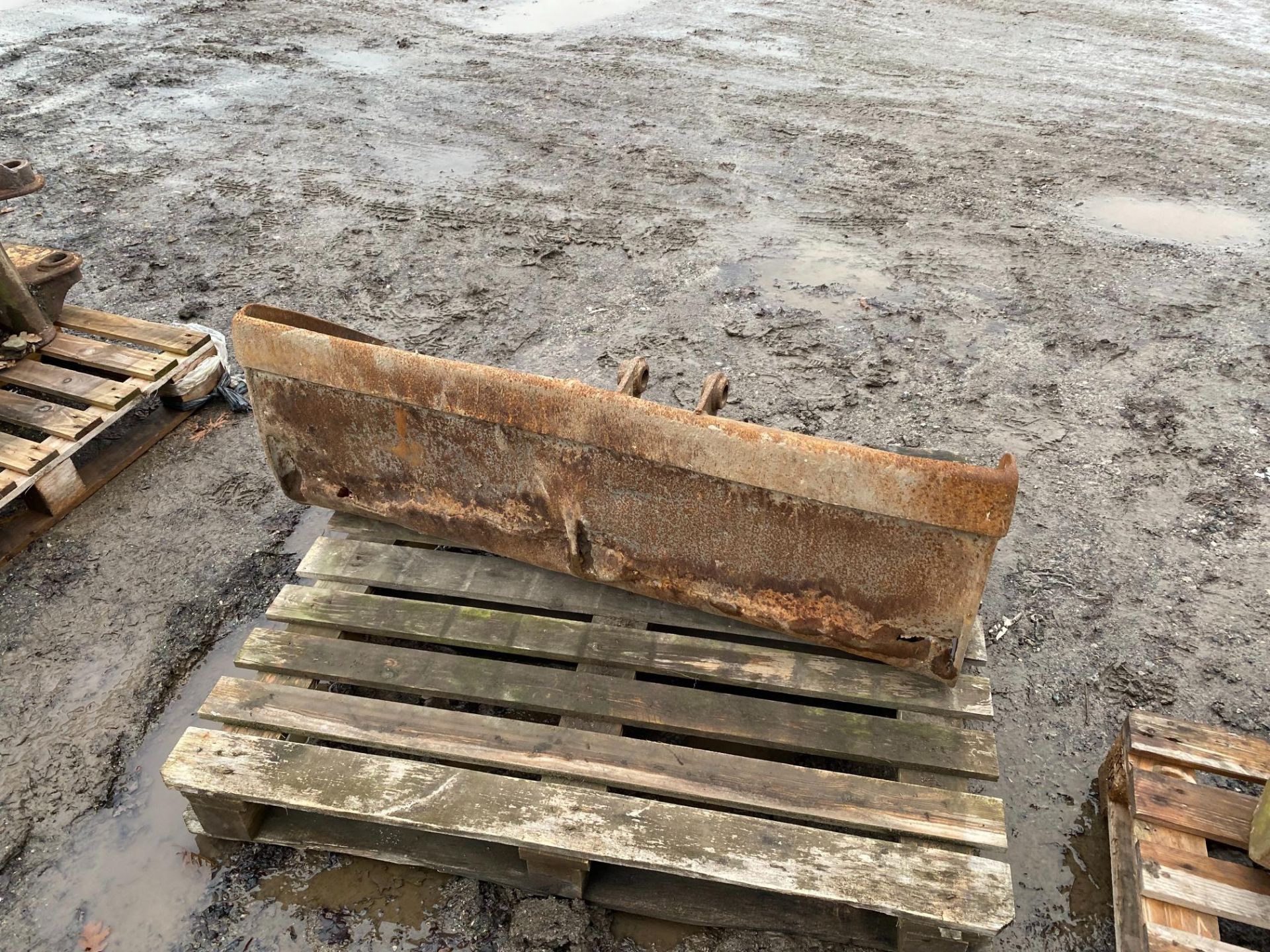 EXCAVATOR BUCKET - Image 2 of 2