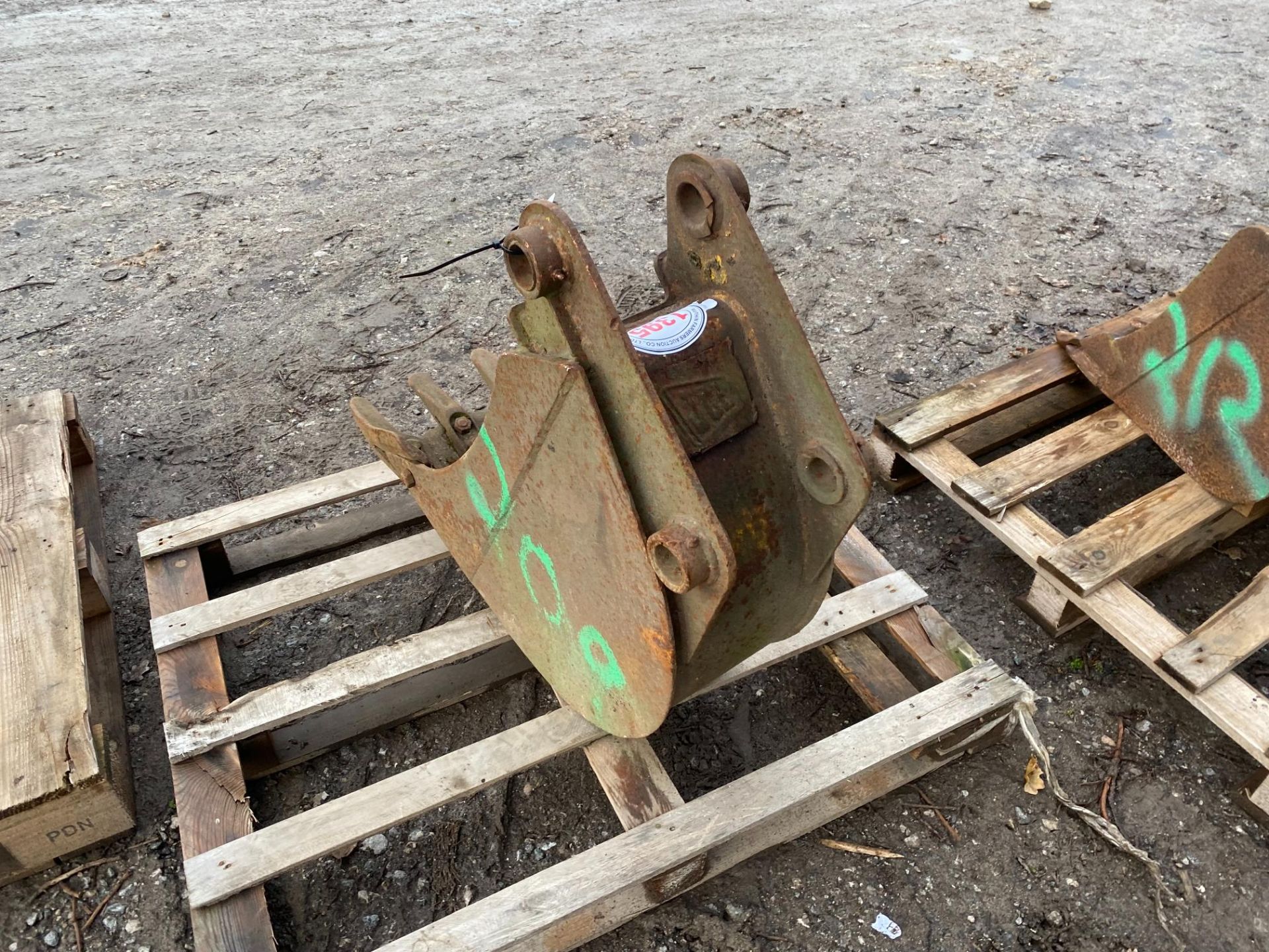 EXCAVATOR BUCKET - Image 2 of 3