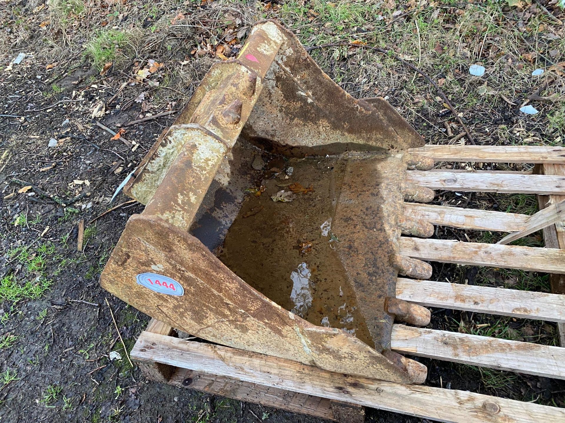 EXCAVATOR BUCKET - Image 2 of 3