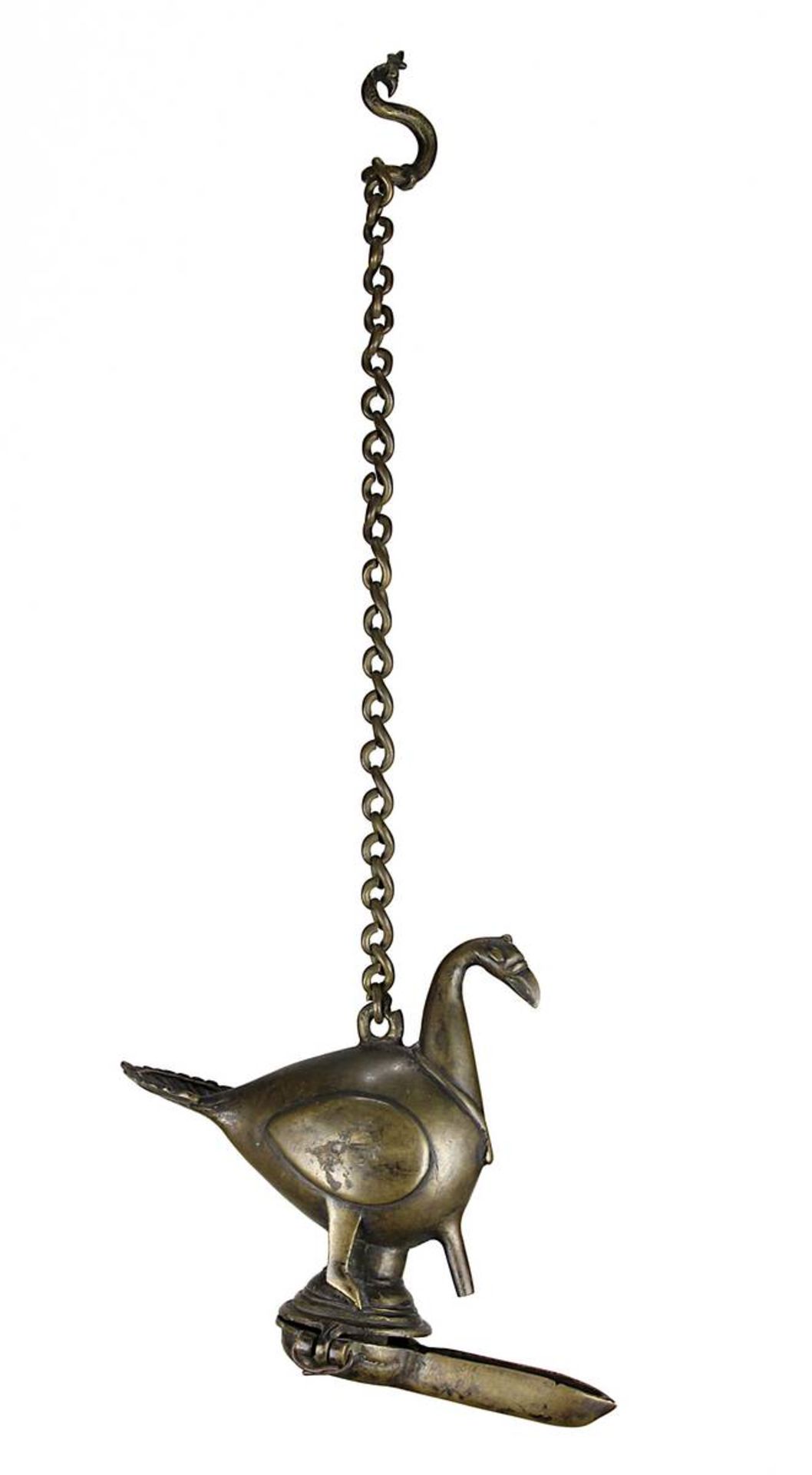 Indische Öllampe aus Bronze in Pfauenform, um 1900, hängend an Kette, mit Aufhänger in Form eines