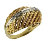 Gelbgold-Damenring mit Diamanten, deutsch um 1970, handgefertigte Ringschiene in 750er Gelbgold,