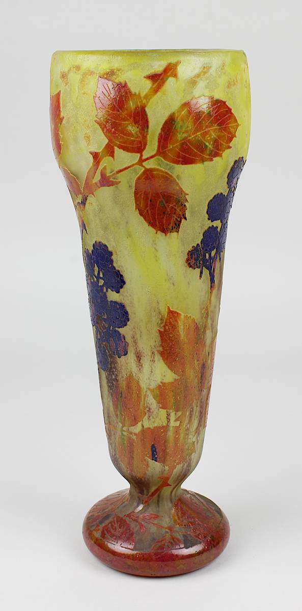 Daum Jugendstil-Vase mit Brombeerdekor, Nancy um 1909, Entwurf Henri Bergé (1870-1937), kelchförmige - Image 2 of 6