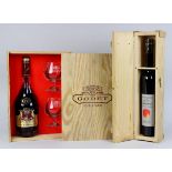 Zwei Flaschen Cognac u. Obstbrand: Codet Fères Cognac, Fine Champagner, V.S.O.P., Gastronome, 0,7