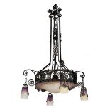 Gr. Art Déco Deckenlampe Schneider, Epinay-sur-Seine um 1925. Gestell aus geschwärztem Schmiedeeisen