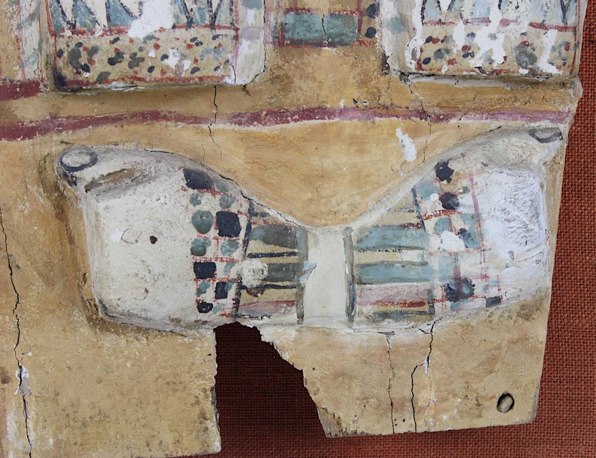 Ägyptische Sarkophag-Maske, spät-ptolemäisch, griechisch-römisches Ägypten ca. 6.-2. Jh. v. Chr., - Bild 4 aus 14
