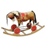 Großes Steiff-Reit-Pony, 1950er Jahre, Luxusausführung, Mohairplüsch, Zugstimme, Eisengerippe (