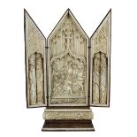 Geschnitztes Triptychon aus Holz und Elfenbein, Dieppe (Frankreich), 19 Jh. im gotischen Stil,