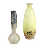 Zwei Jugendstil-Vasen, Frankreich 1900 - 1910, eine Vase signiert ADelatte Nancy, Klarglas mit