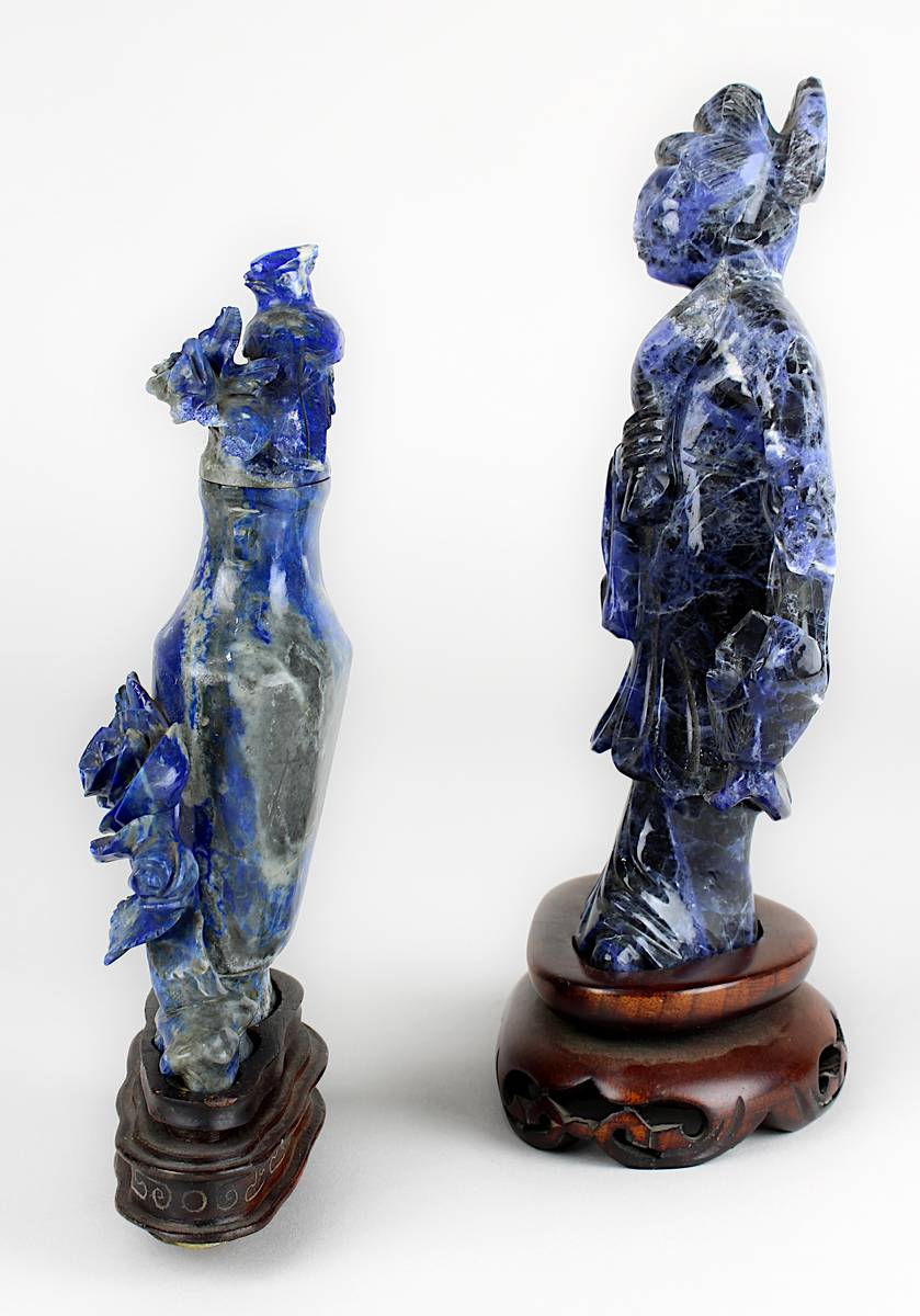 Chinesische Frauenfigur und Miniatur-Deckelvase aus Lapislazuli, China Mitte 20. Jh., Figur einer - Image 2 of 4