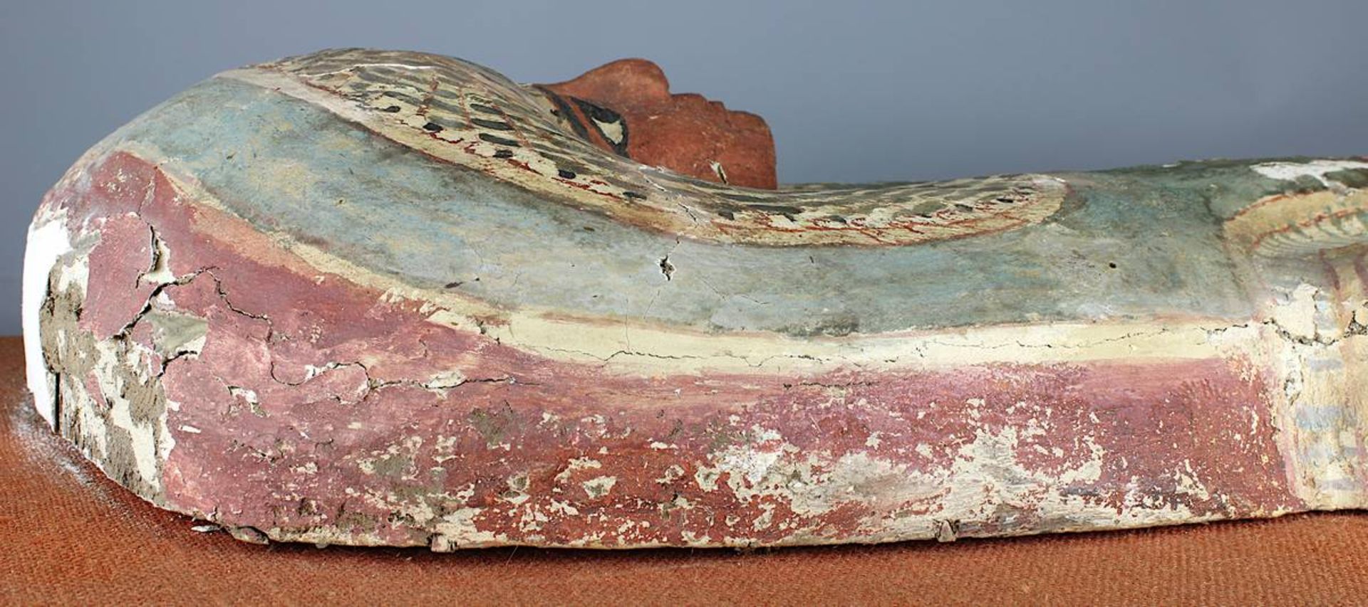 Ägyptische Sarkophag-Maske, spät-ptolemäisch, griechisch-römisches Ägypten ca. 6.-2. Jh. v. Chr., - Bild 12 aus 14