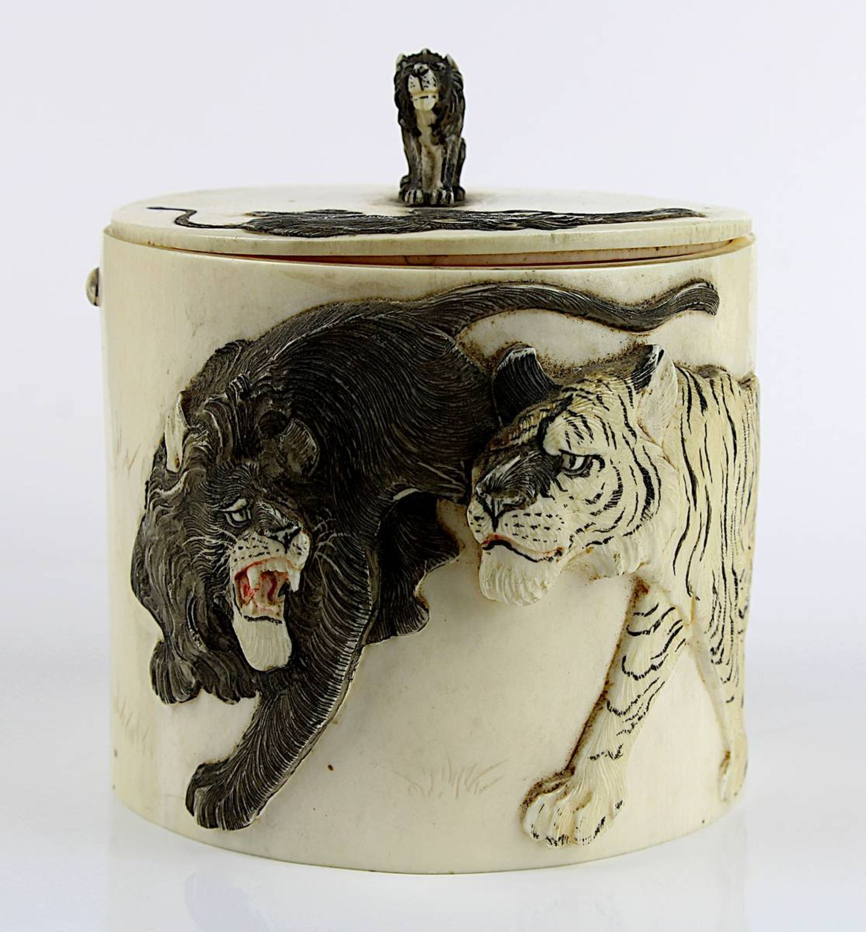 Japanische Elfenbein-Dose mit Tigermotiven, späte Edo-Zeit, zylindrische Form, Deckel und Wandung - Bild 3 aus 7