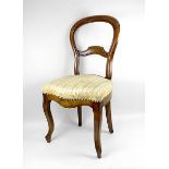 Stuhl, Frankreich um 1860, nussbaumfarben gebeizt, offene Medaillonlehne H 90 cm, beiger
