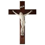 Großes Holzkreuz mit Jesuskorpus aus Keramik, wohl Utzschneider & Cie Sarreguemines um 1900,