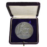 Medaille auf das Handwerk, 990er Silber, Wiesbaden 1930: Handwerkskammer Wiesbaden zum 50 jährigem