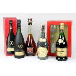 Vier Flaschen Cognac, Frankreich 2. H. 20. Jh.: Cognac Otard V.S.O.P., Chateau de Cognac, 0,7 L.,