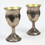 Paar Silber-Becher, für Wein, Italien um 1920, gepunzt 925 und Firmenmarke, innen vergoldet,